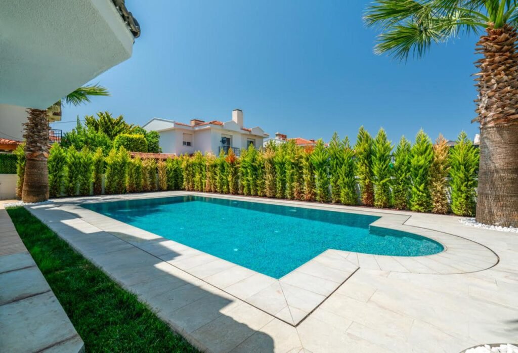 عن انشاء مسابح بجدة